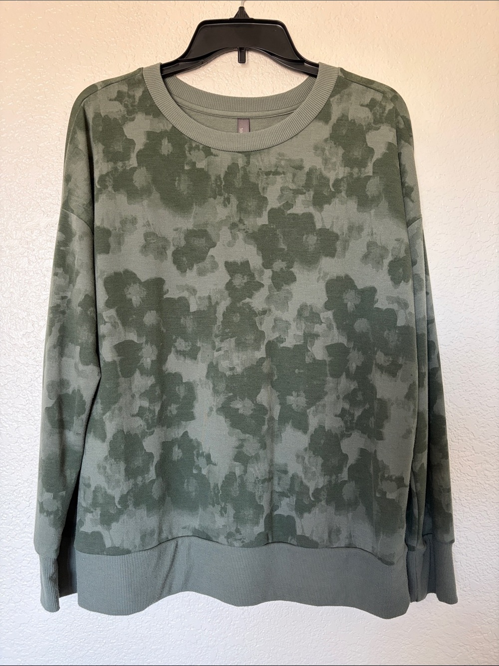 Mondetta Olive Green Floral Camo Crewneck Sweater